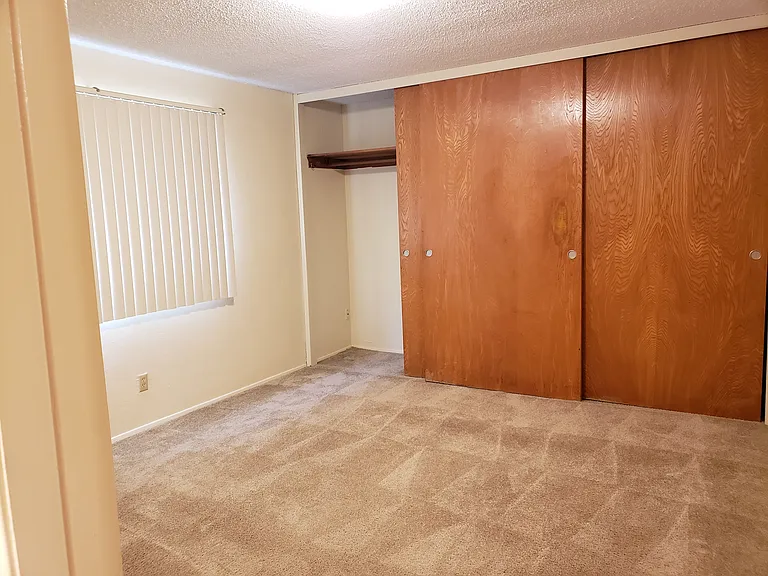 4836 Narragansett Ave — Photo 4