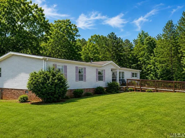 900 Buffalo Creek Rd, Buffalo Junction, VA 24529