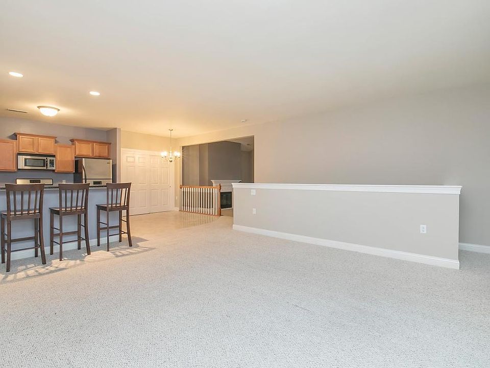 2nd image of 1032 Hastings Ct #201