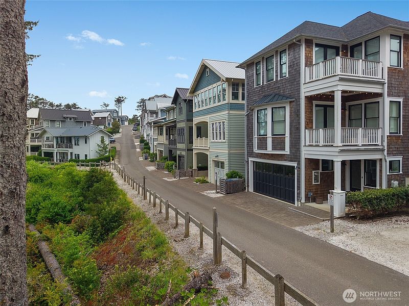 3rd image of 61 Seaside Lane