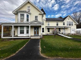 27 Elm St, Goffstown, NH 03045
