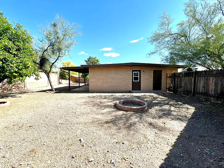 8655 E 24th Cir — Photo 35