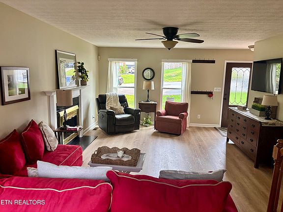 3rd image of 8821 Quails Bend Ln