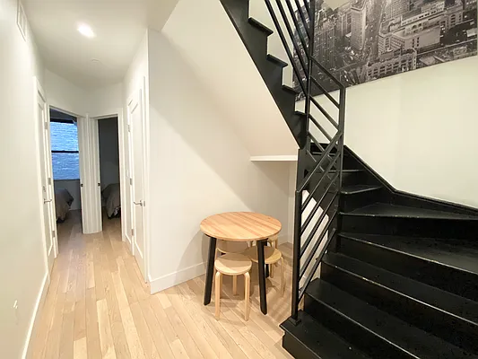 Rented by REAL New York | media 32