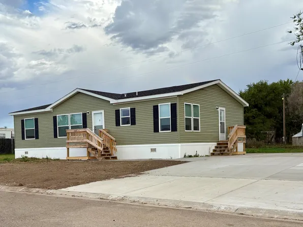 1528 46th St W, Williston, ND 58801