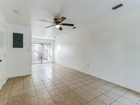2nd image of 1971 Agora Cir SE APT 101