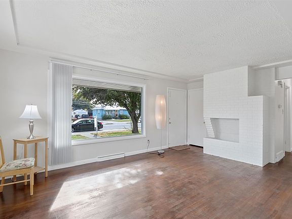 2nd image of 2617 E Heroy Ave