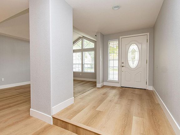 4th image of 757 Waddell Way