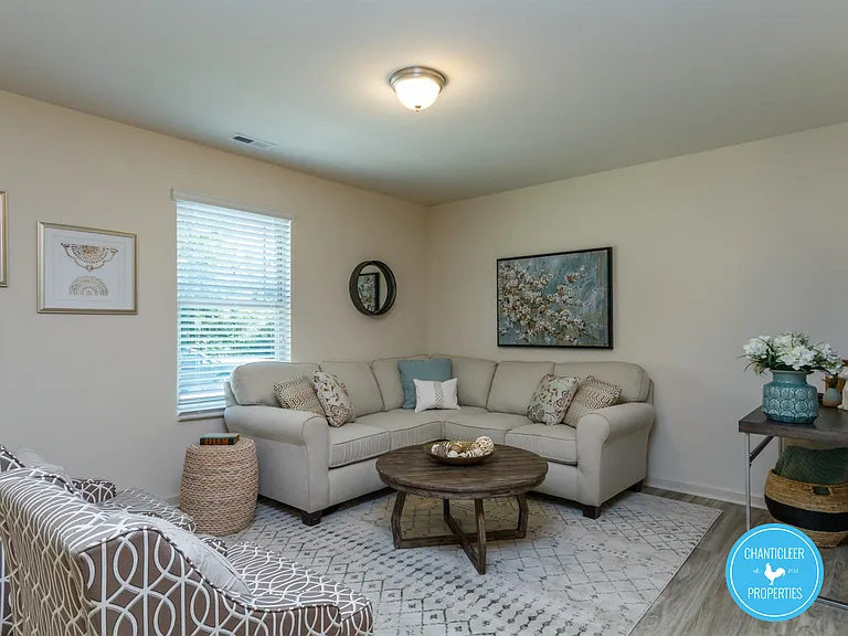 526 Hobkirks Pl #1 — Photo 3