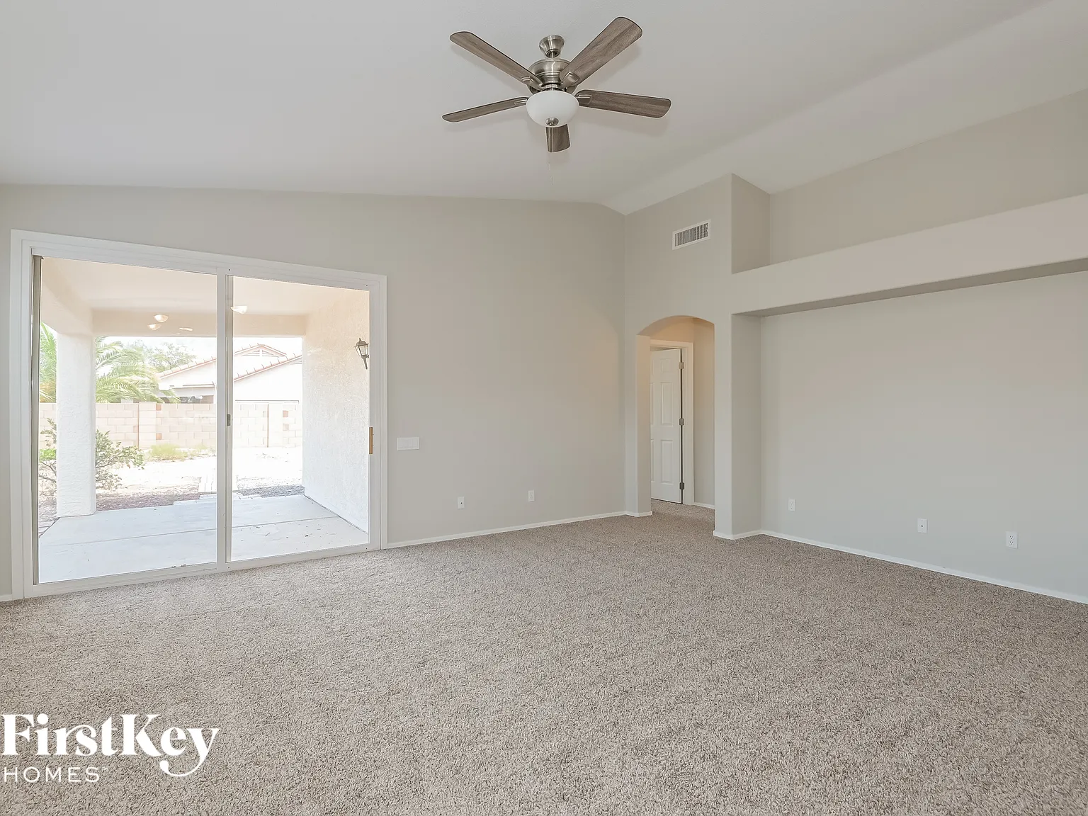 3 bed, 2.0 bath, 1524 sqft, $2,355 — Photo 3