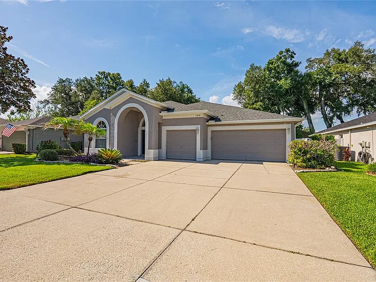1914 Samantha Ln — Photo 2