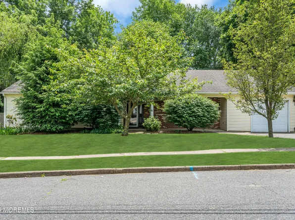 27 Vermont Avenue, Jackson, NJ 08527
