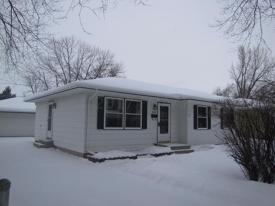 1st image of 1021 21st St S