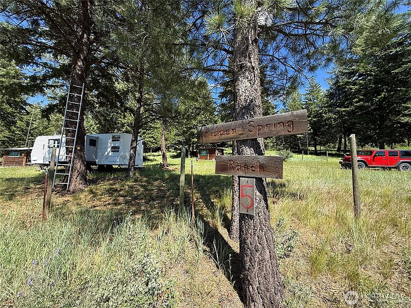 4th image of 5 Hidden Spring Ranch Road