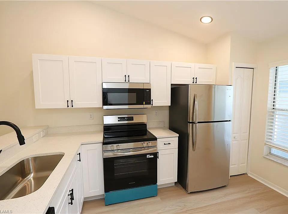1042 Mainsail Dr #822