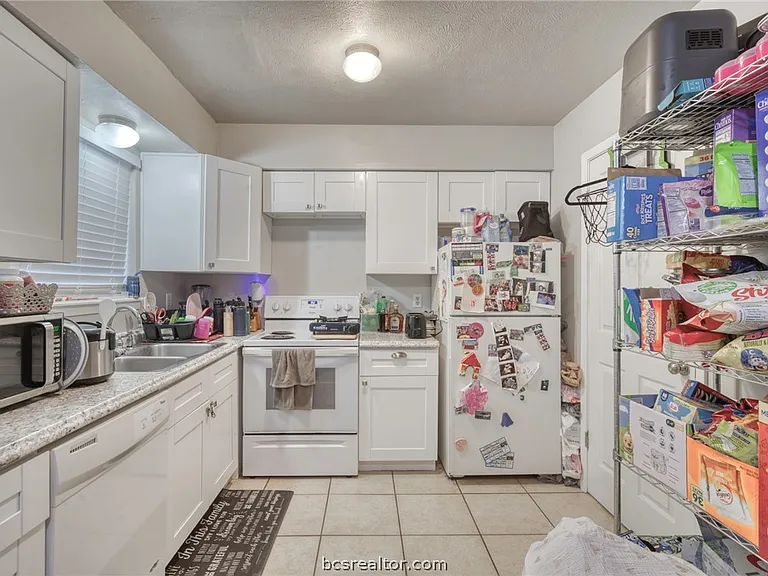 1908 Barak Ln #14 — Photo 6