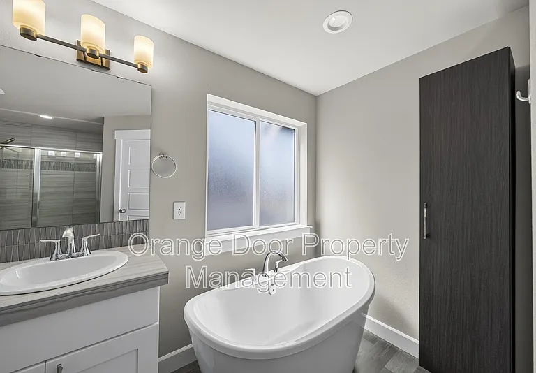 18311 SE 248th St — Photo 32