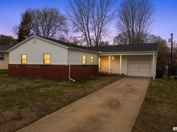 1807 E Saint Jude Ct, Peoria Heights, IL 61616