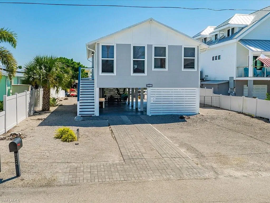 2 bed, 1.0 bath, 960 sqft, $5,500 — Photo 2