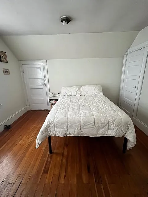 3 bed, 999 sqft, $2,900 — Photo 2