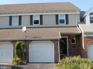215 Providence Pl, Mountville, PA