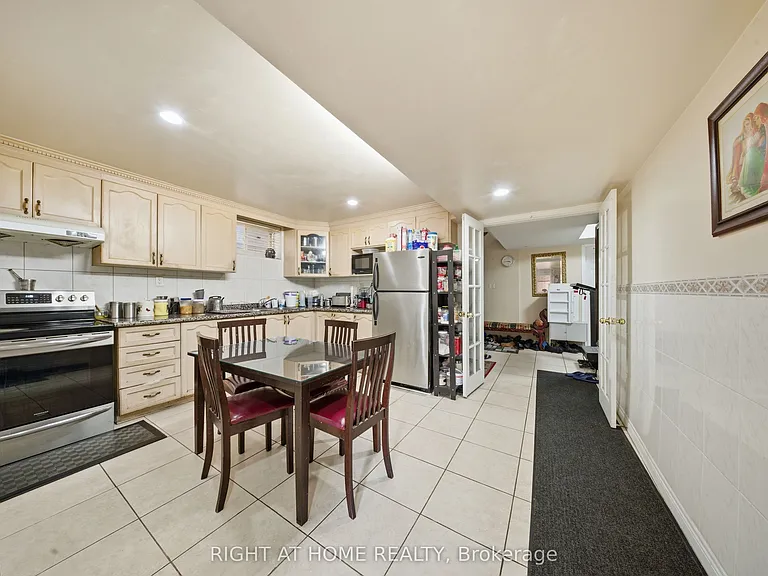 284 Maple Leaf Dr — Photo 30