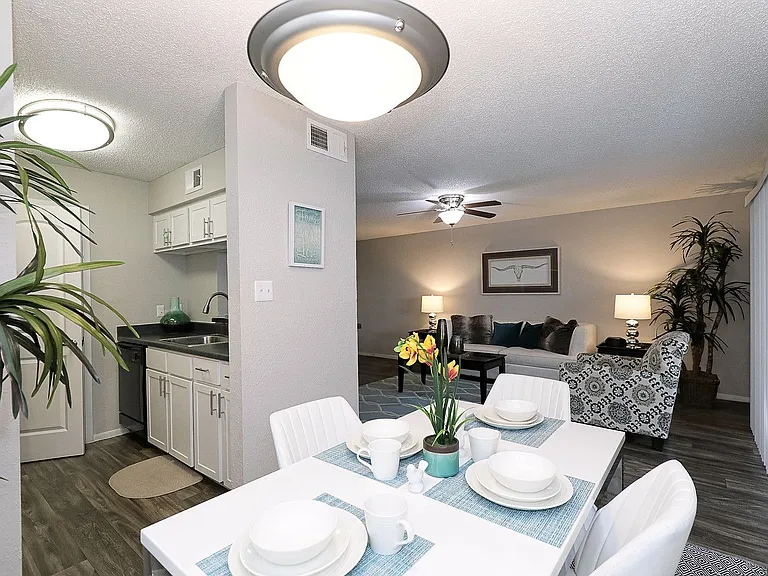 City Crest Apartments — Photo 85