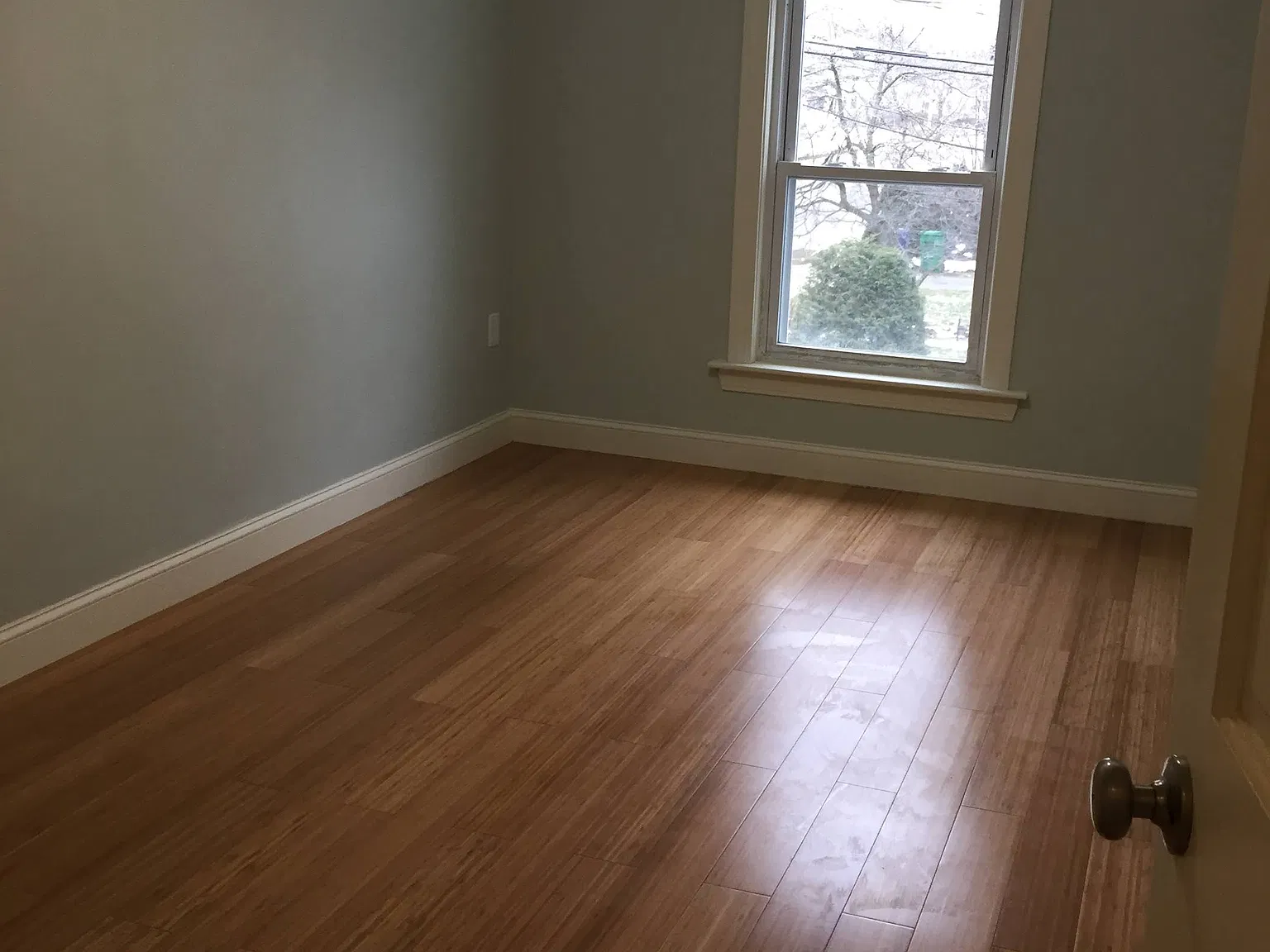 4 bed, $1,050 — Photo 2
