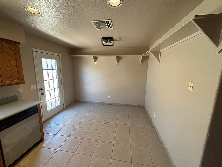 2280 E McVicar Ave — Photo 7
