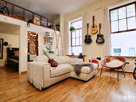 4th image of 128 W 73rd St APT 1A