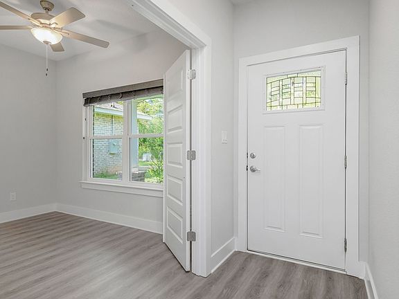 5th image of 3030 N 38th Ave