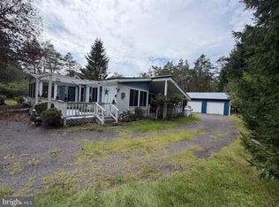 591 Old River Rd, Gouldsboro, PA 18424
