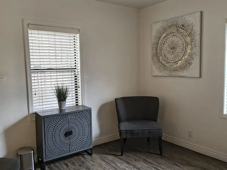 531 E Osborn Rd — Photo 22