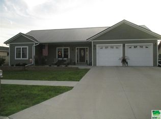 1570 S 10th Ave, Sheldon, IA 51201