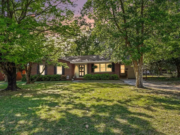 912 S Walnut Dr, Smithfield, NC 27577