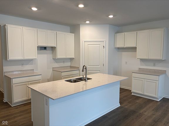 2nd image of 5226 Woodhurst Ln