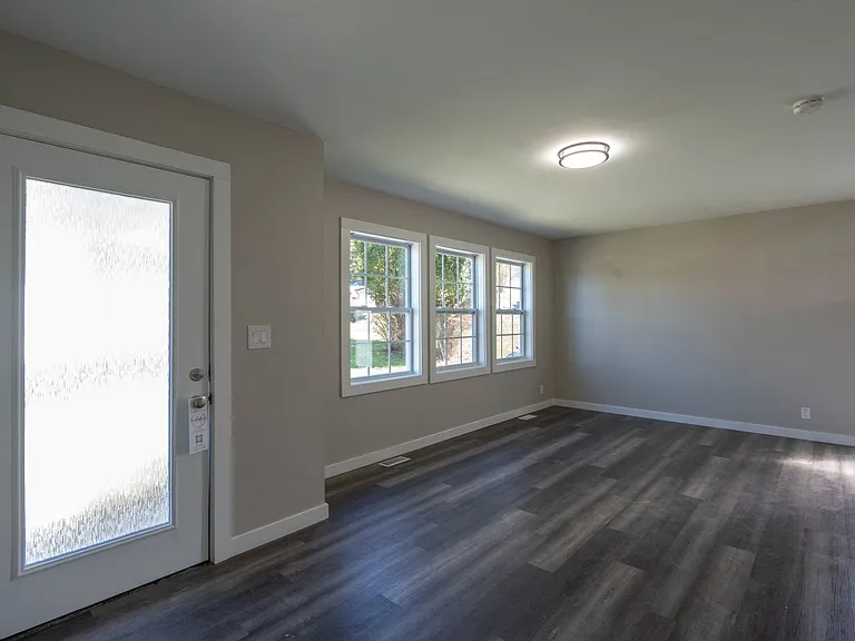 306 Martin St — Photo 10