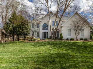 10232 Brittenford Dr, Vienna, VA 22182
