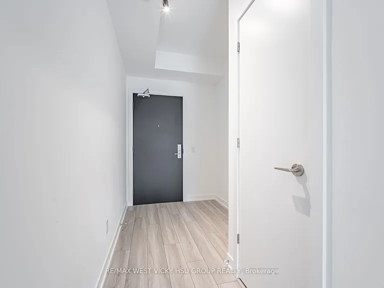 458 Richmond St W #806 — Photo 3