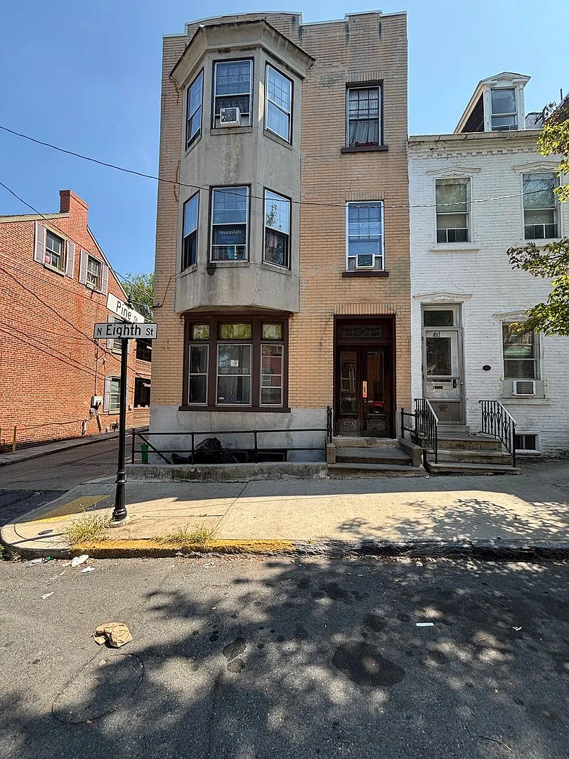 323 N 8th Street — Photo 1