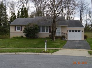 8 Millwheel Ln, Newark, DE 19711