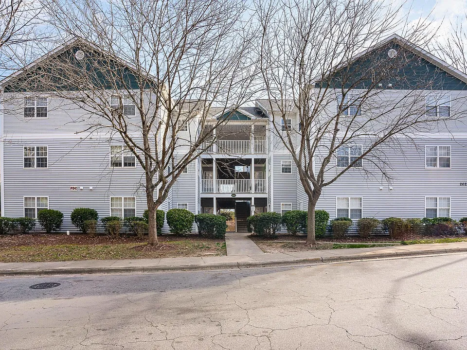 3770 Pardue Woods Pl #301