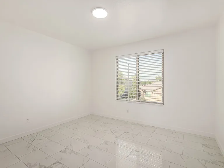 24409 W Sheraton Ln — Photo 24