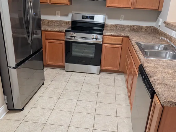 1208 James St, Apex, NC 27502