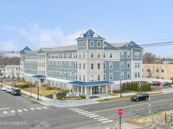 509 Memorial Dr APT 401