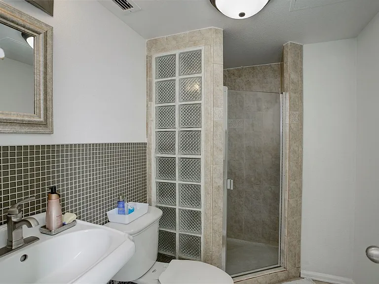 1020 15th St #23L — Photo 20