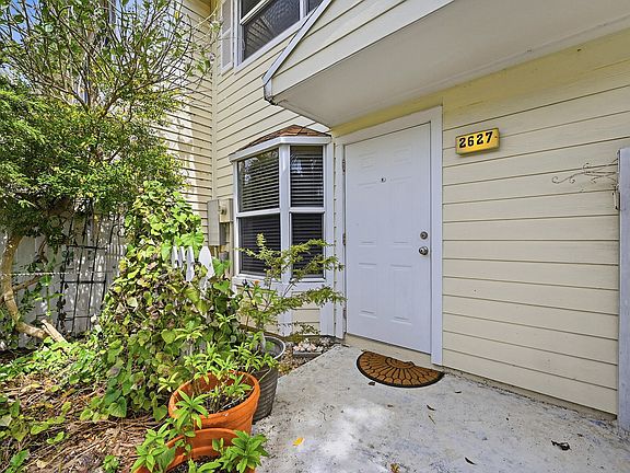2nd image of 2627 NE 15th Street