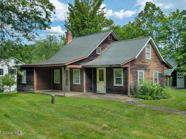 2724 CR-21, Kinderhook, NY 12106