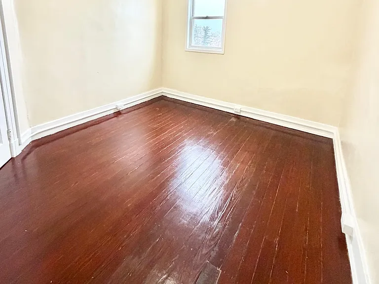 52 Dickerman St #3L — Photo 4