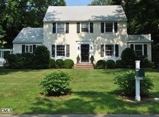 9 Overlook Rd, Norwalk, CT 06851